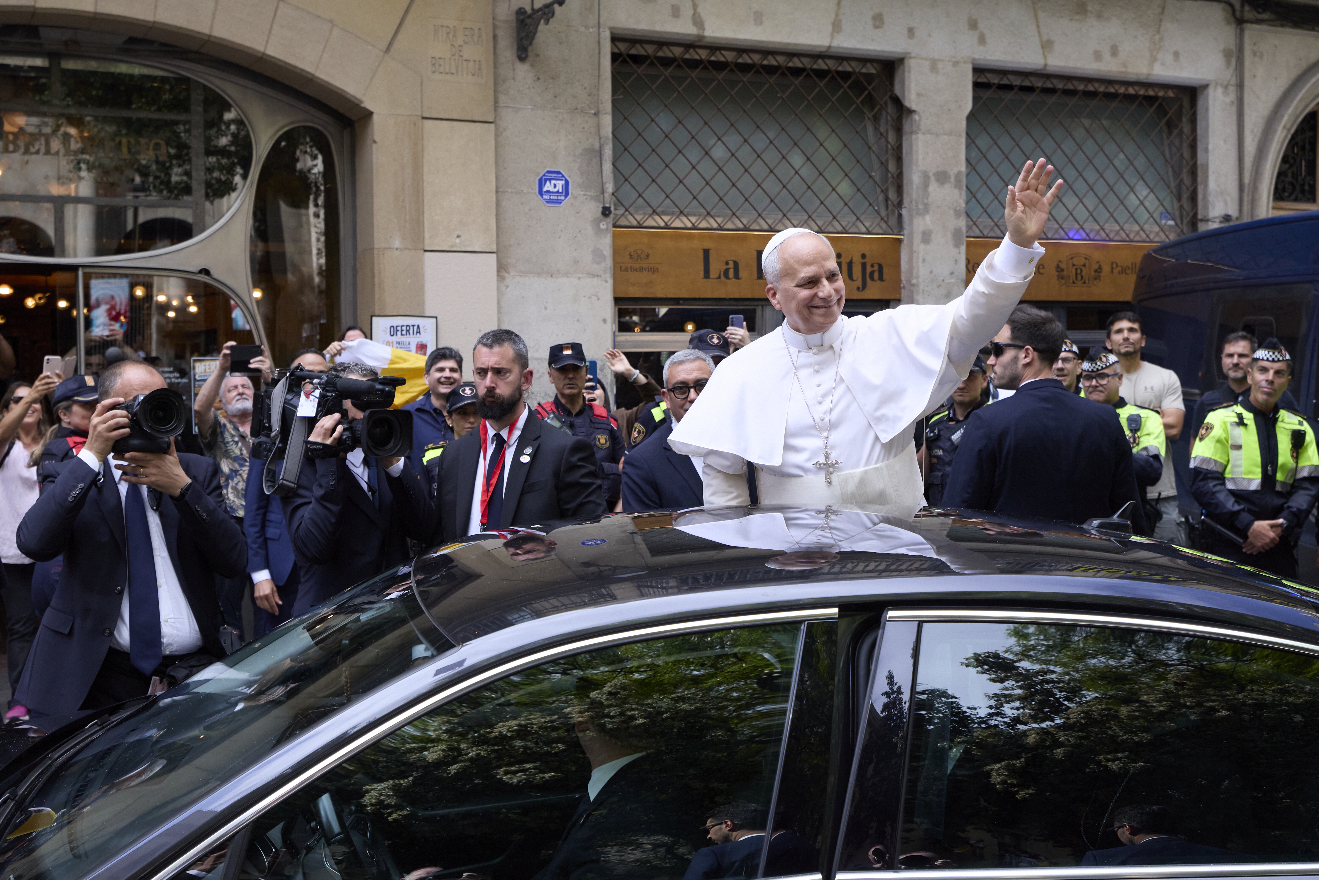 El papa León XIV visita Sant Agustí y pone en valor la labor de más de 90 entidades sociales