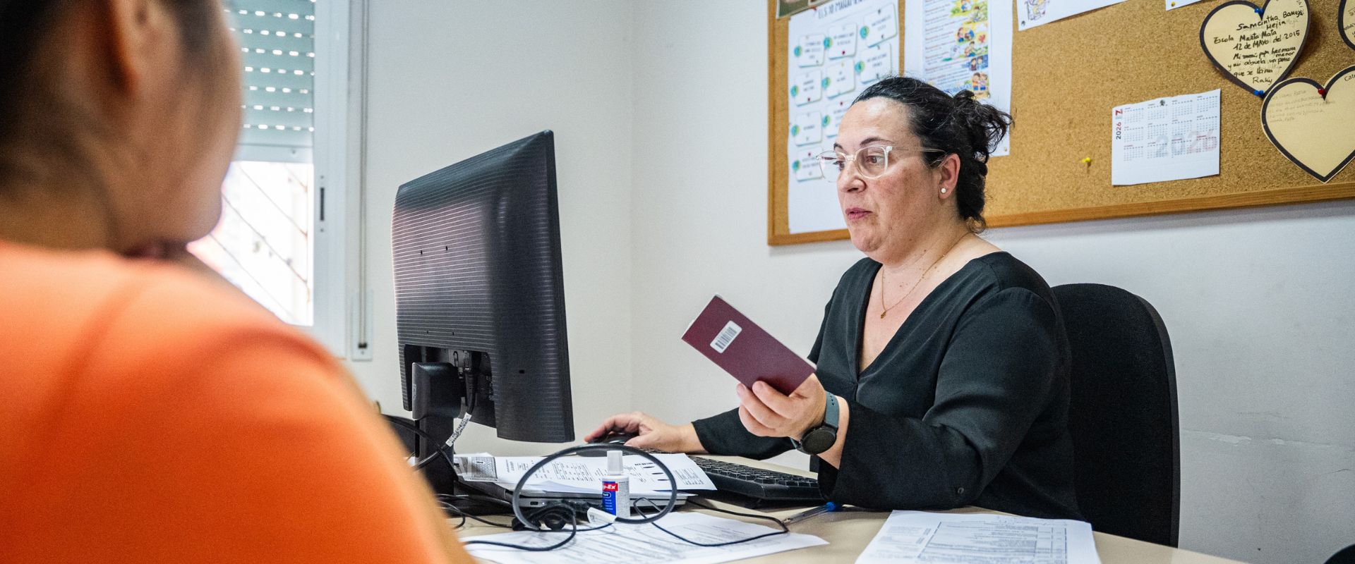 Càritas Barcelona acompanya més de 4.100 persones en el dispositiu extraordinari de regularització